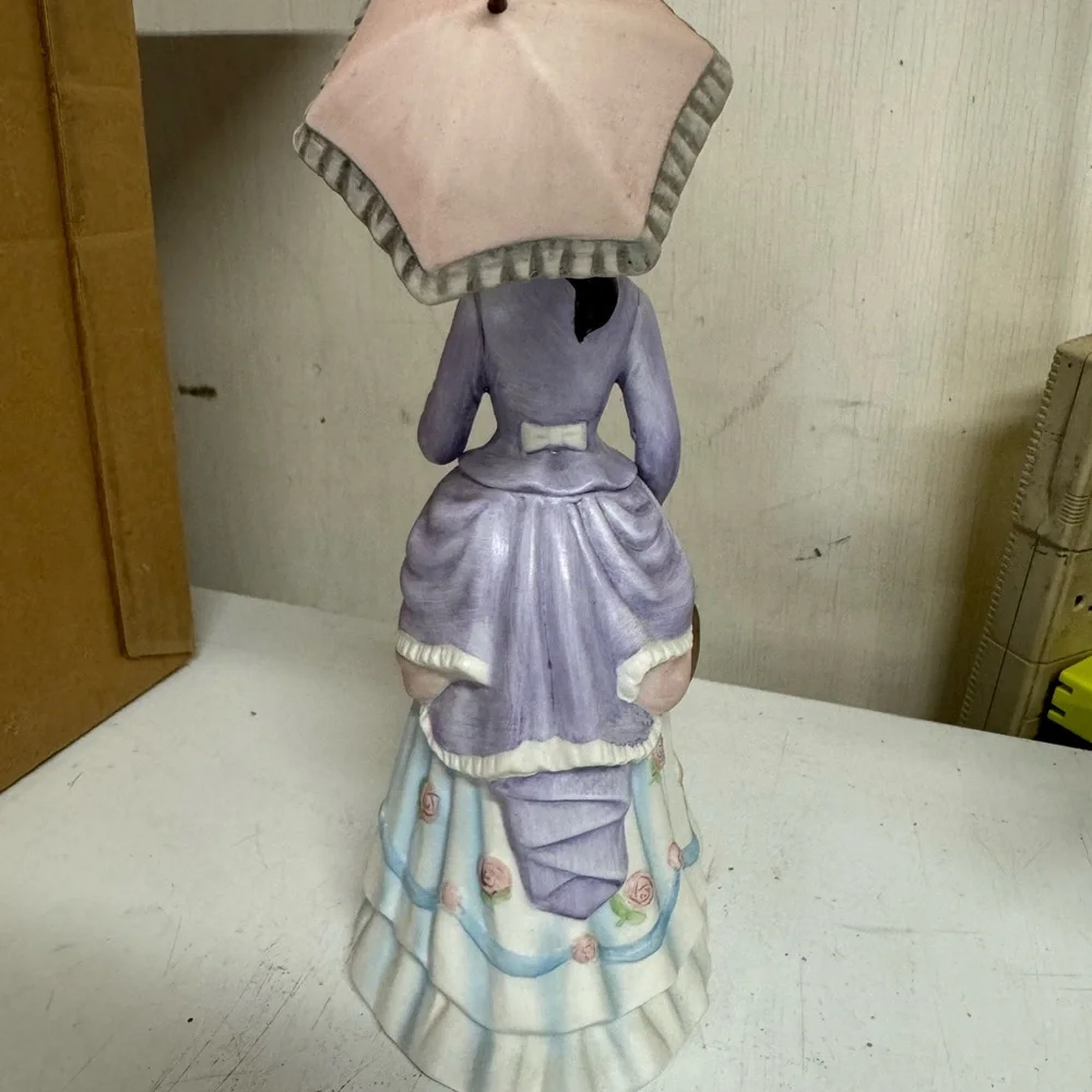 Avon 1978 Albee Award Figurine with Cream Base